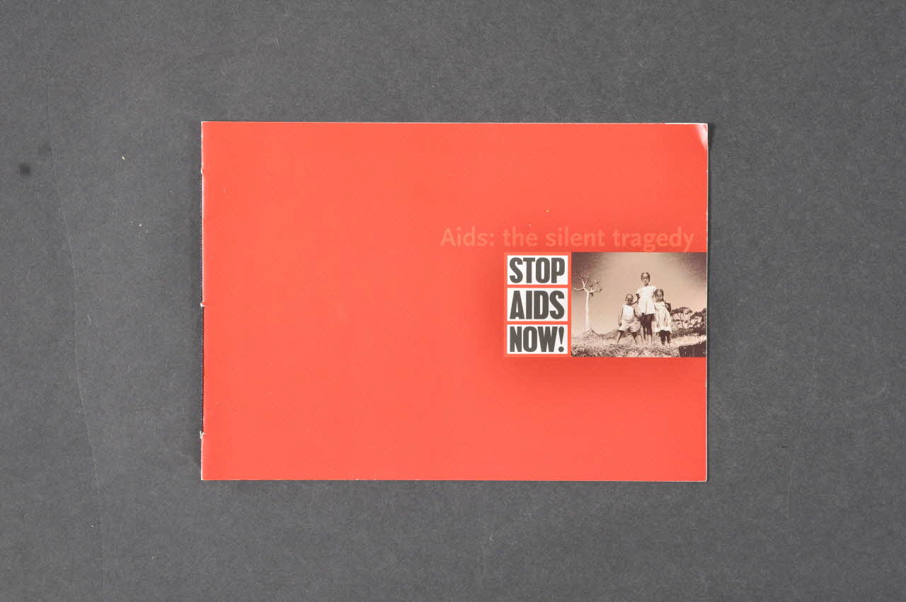 Aids Fonds BROCHURE " Aids : the silent tragedy. Stop AIDS Now" (Sida. la tragédie silencieuse) Pays-Bas 2003 2003.133.2 Photo Mucem
