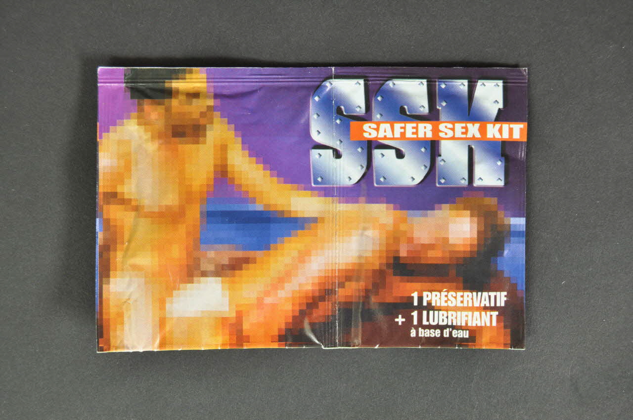 Etui de préservatif et gel "Safer sex Kit" 2004.217.33 Photo Mucem
