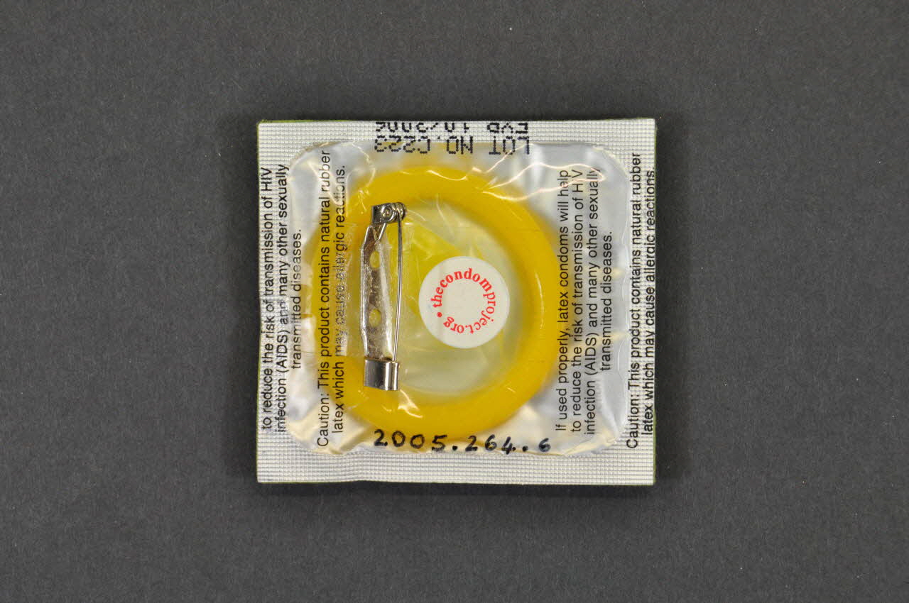 Aids Empowerment And Treatment International badge USA 2005 2005.264.6 Photo Mucem