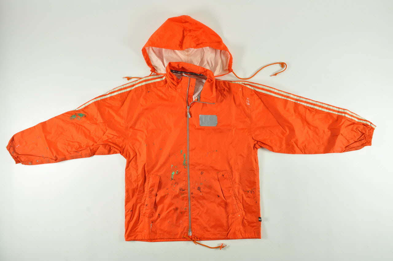 Adidas ; André ; JonOne blouson Blouson de la marque Adidas portant deux signatures 1995-2003 2003.141.3 Photo Mucem