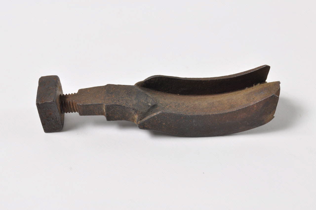 OUTIL DE SABOTIER DMH1954.50.7.1-2  Photo Mucem