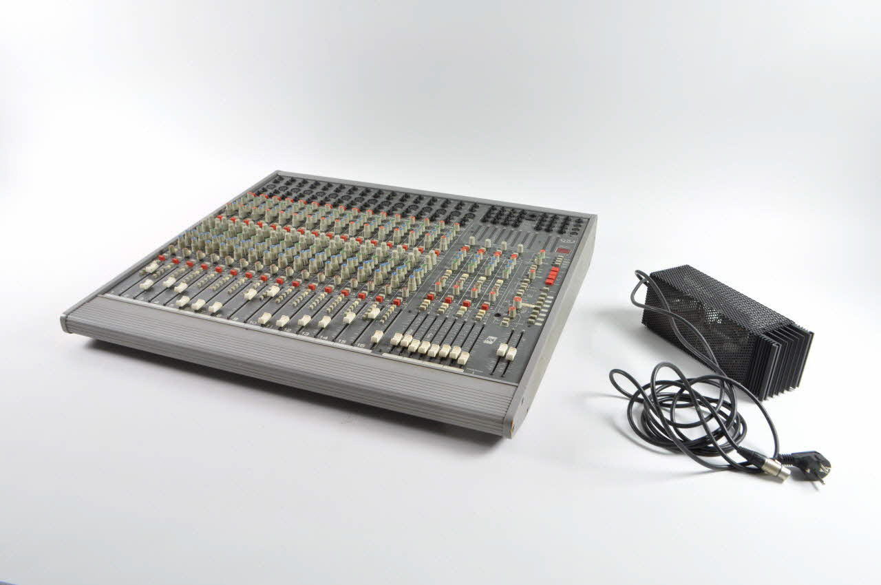 console 2003.159.9.1-2 Photo Mucem