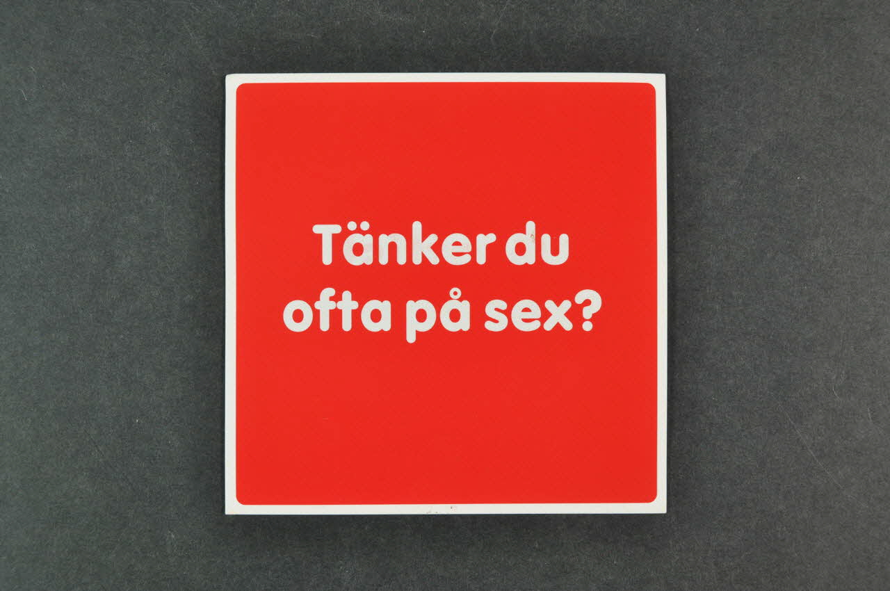 carte postale "Tänker du ofta pä sex ?" (traduction) 2005.33.18 Photo Mucem