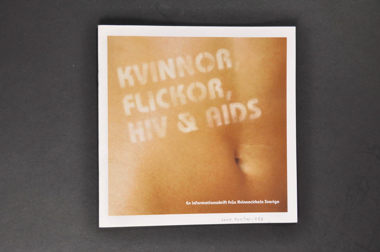 BROCHURE Kvinnor, Flickor, HIV & AIDS 2005.33.6 Photo Mucem