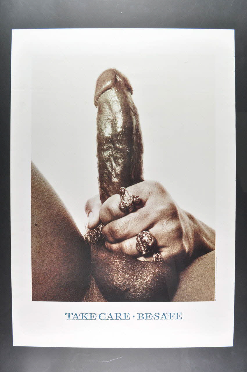 RFSL affiche "Take care, be safe" (Prenez soin - de vous, des autres. Soyez sans danger) Suède 1992 2005.34.4 Photo Mucem