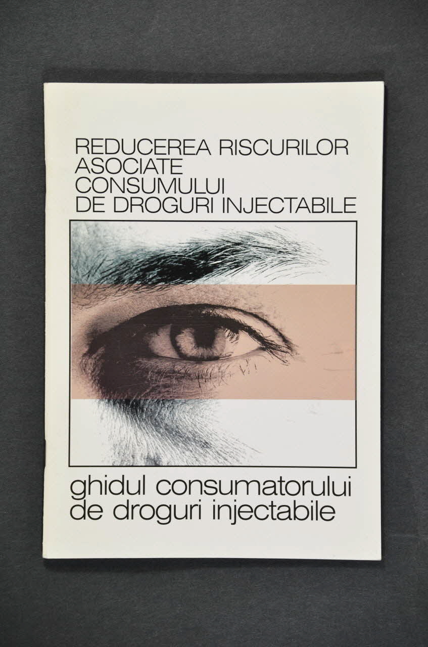 BROCHURE "Reducerea Riscurilor asociate consumului de droguri injectabile" (Réduction des risques associée à la consommation de drogues injectables) Roumanie 2003 2004.234.8 Photo Mucem