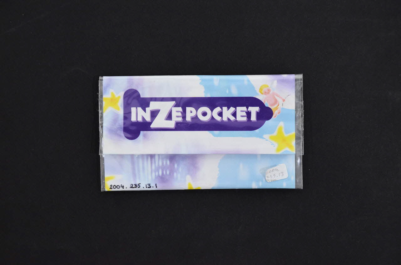 Plateforme Prévention Sida pochette "In Ze Pocket" / "Sans latex t'es déjà mon ex" Bruxelles 2004 2004.235.13.1-3 Photo Mucem