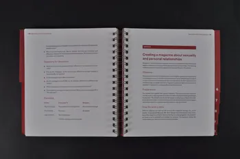 LAFA livre "The main thread. Handbook on sexuality and personal relationships among young people" (Le fil rouge. Manuel sur la sexualité et les relations personnelles chez les jeunes) Suède 2004 2005.35.11 Photo Mucem