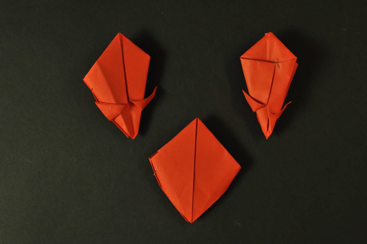 Siberian Aids Aid Charitable Fund Tulipe en papier Sibérie 2004 2004.236.52.1 Photo Mucem