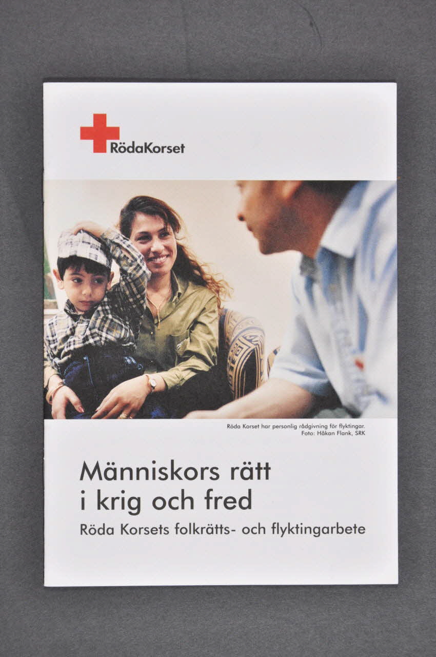 Röda Korset BROCHURE "Människors rätt i krig och fred" (traduire) Suède 2002 2005.38.29 Photo Mucem