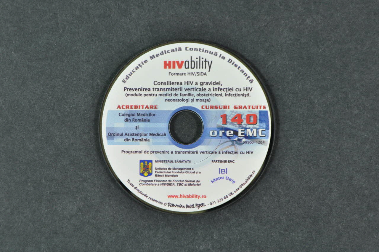 Romanian Angel Appeal CD-ROM "Educatie Medicala Continua la Distança : Consilierea  HIV a gravidei. Prevenirea transmiterii verticale a infectiei cu HIV. (Formation continue à distance. Conseiller VIH et grossesse. Prévention de la transmission verticale du VIH) Roumanie 2004 2004.237.37 Photo Mucem