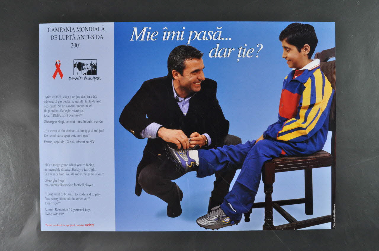 Romanian Angel Appeal affiche "Mie imi pasa... dar tie?" (Cela me concerne et toi ?) Roumanie 2001 2004.237.45 Photo Mucem