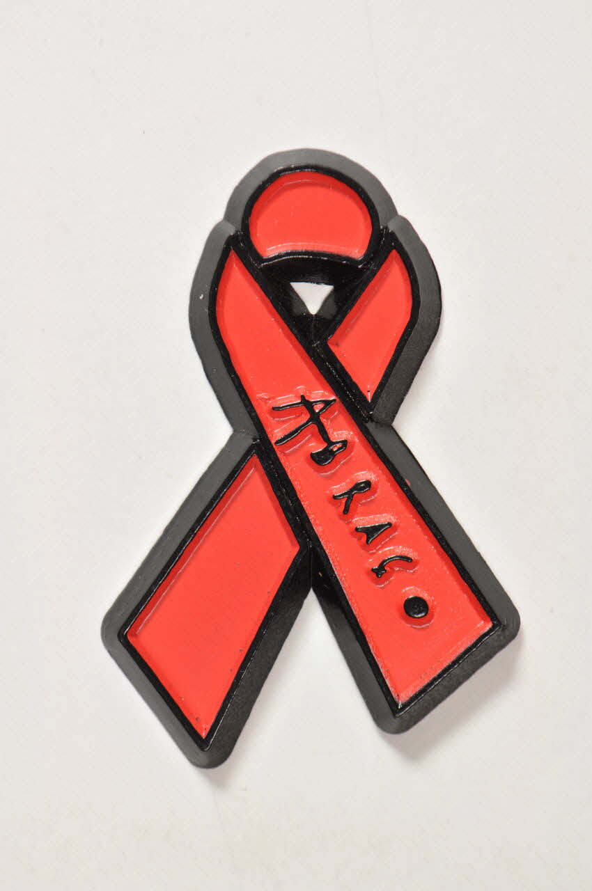 aimant Aimant ruban rouge 2003.19.1 Photo Mucem