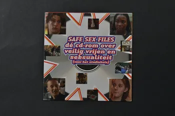 Dépliant "Safe sex files dé cd-rom over veilig vrijen en seksualiteit" (Fichiers safe sex sur un CD ROM sur le safe sex) 2005.42.9  Photo Mucem