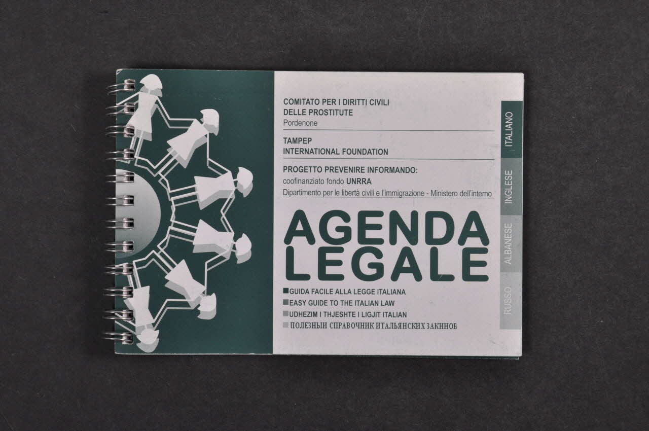 Comitato per i Diritti Civili delle Prostitute / Tampep BROCHURE "Agenda legale" (Agenda juridique) (en italien, anglais, albanais, russe) Italie 2003/10 2005.44.11 Photo Mucem