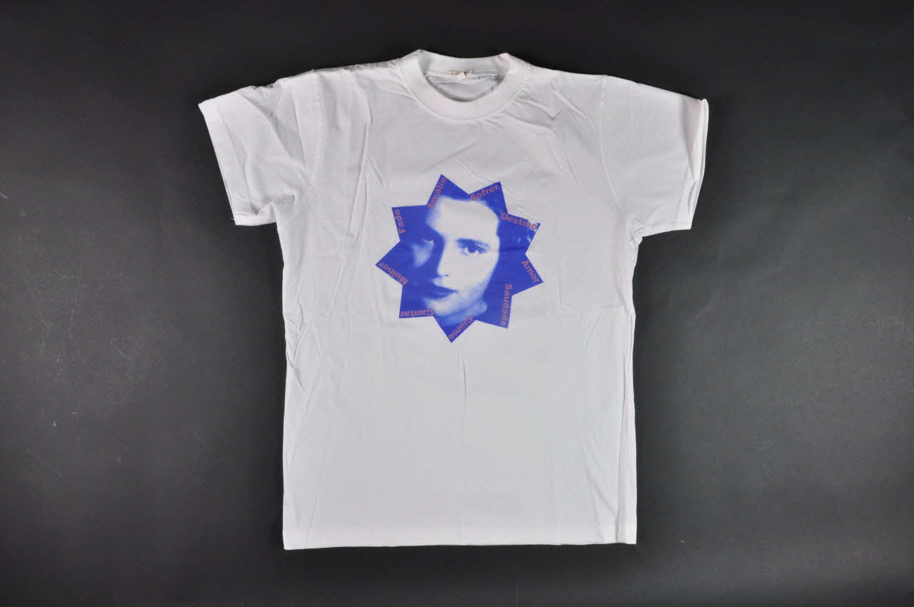 Abraço tee-shirt "Amalia" "Sofrer" (Souffrir), "Destino", Amor, Saudade (nostalgie), Ciume (jalousie), Cantar (chanter), Mulher (Femme), Fado Portugal 1995 2003.19.39 Photo Mucem