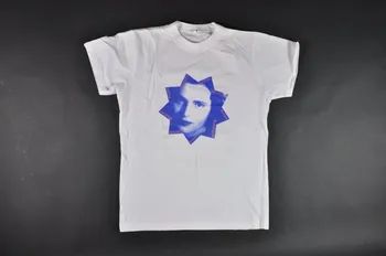 Abraço tee-shirt "Amalia" "Sofrer" (Souffrir), "Destino", Amor, Saudade (nostalgie), Ciume (jalousie), Cantar (chanter), Mulher (Femme), Fado Portugal 1995 2003.19.39 Photo Mucem