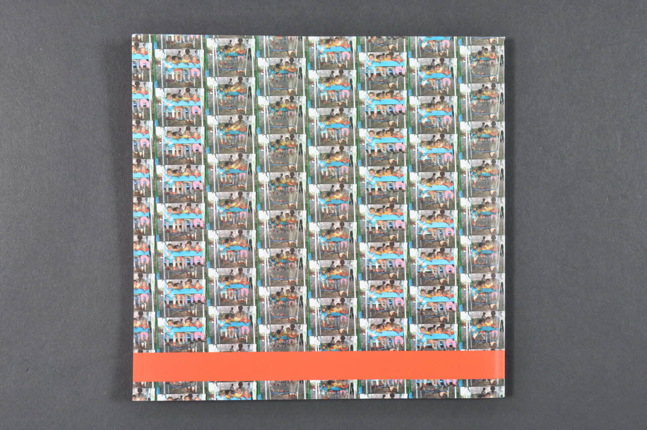 Aids Foundation East-West / Médecins Sans Frontières livre Positiv Lives (Vies positives) Fédération de Russie 2001 2004.239.28 Photo Mucem