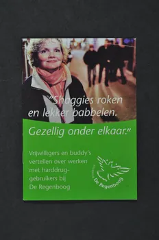 Stichting De Regenboog BROCHURE "Shaggies roken en lekker babbelen. Gezellig onder elkaar" (Shaggies fumer // et avoir une conversation agréable.  Chaleureux l'un pour l'autre") Pays-Bas 2002/4 2005.46.4 Photo Mucem