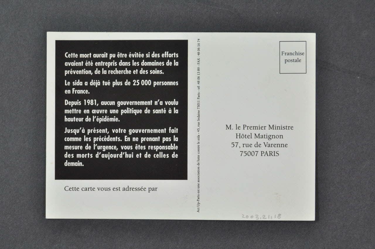 carte postale "Monsieur le Premier ministre, j'ai la douleur et la colère de vous faire part du décès de...(Act Up rue Sedaine) 2003.21.18 Photo Mucem