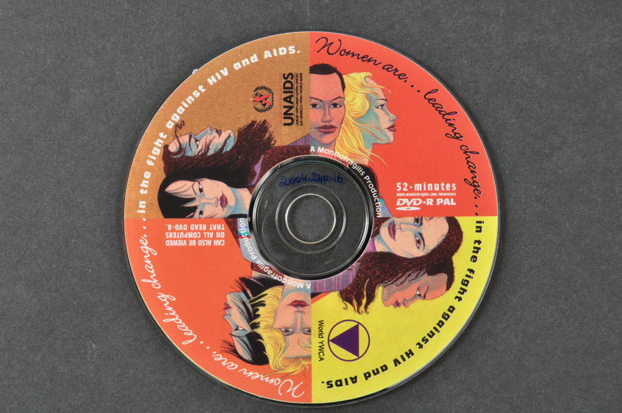 Onusida DVD "Women are... leading change... in the fight against HIV and AIDS" (Les femmes mènent les changements dans le combat contre le VIH et le sida) Lorraine, France 2004 2004.240.16 Photo Mucem