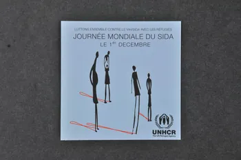The Un Refugee Agency autocollant "Luttons ensemble contre le VIH/Sida avec les réfugiés" Lorraine, France 2004 2004.240.17 Photo Mucem