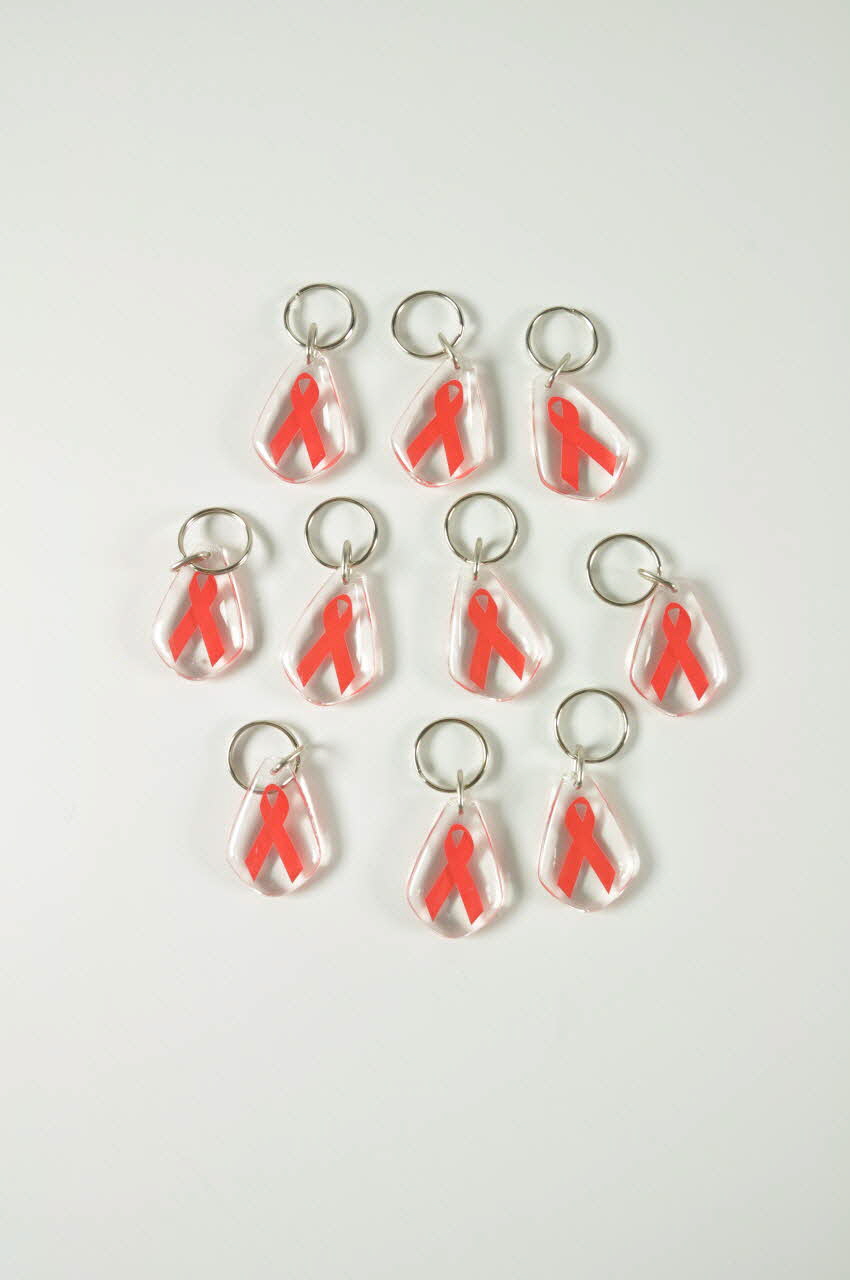 National Aids Trust - Great Britain porte-clef Grande Bretagne 2001 2003.36.4.1-10 Photo Mucem