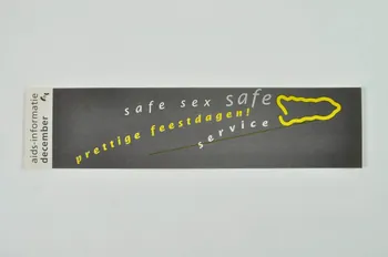 autocollant "December / Safe sex / prettige feestdagen / Safe service" (Décembre / Safe sex / Joyeuses fêtes / Safe service) 2005.47.18 Photo Mucem