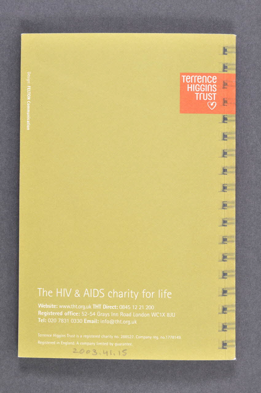 Terrence Higgins Trust & Chaps BROCHURE "The Manual. Sexually transmitted infections and clinics - a guide for gay men" (Le manuel. Infections Sexuellement Transmissibles et Cliniques. Un guide pour les hommes gays) Grande Bretagne 2002/9 2003.41.15 Photo Mucem