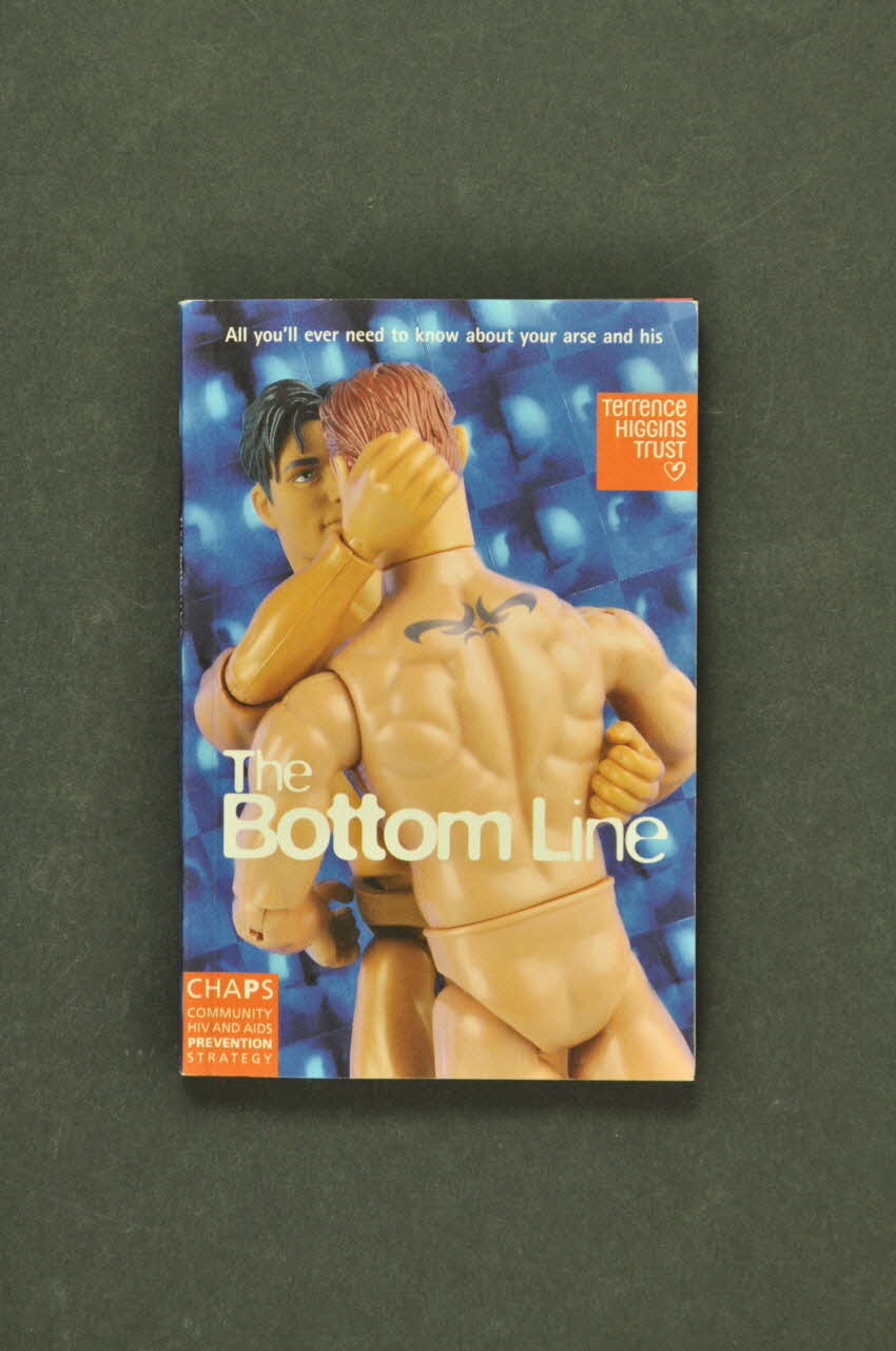 Terrence Higgins Trust Gb BROCHURE "The Bottom Line. All you'll ever need to know about your arse and his" (La ligne du bas. Tout ce que vous avez besoin de savoir sur votre cul et le sien) Grande Bretagne 2003/1 2003.41.16.1-4 Photo Mucem