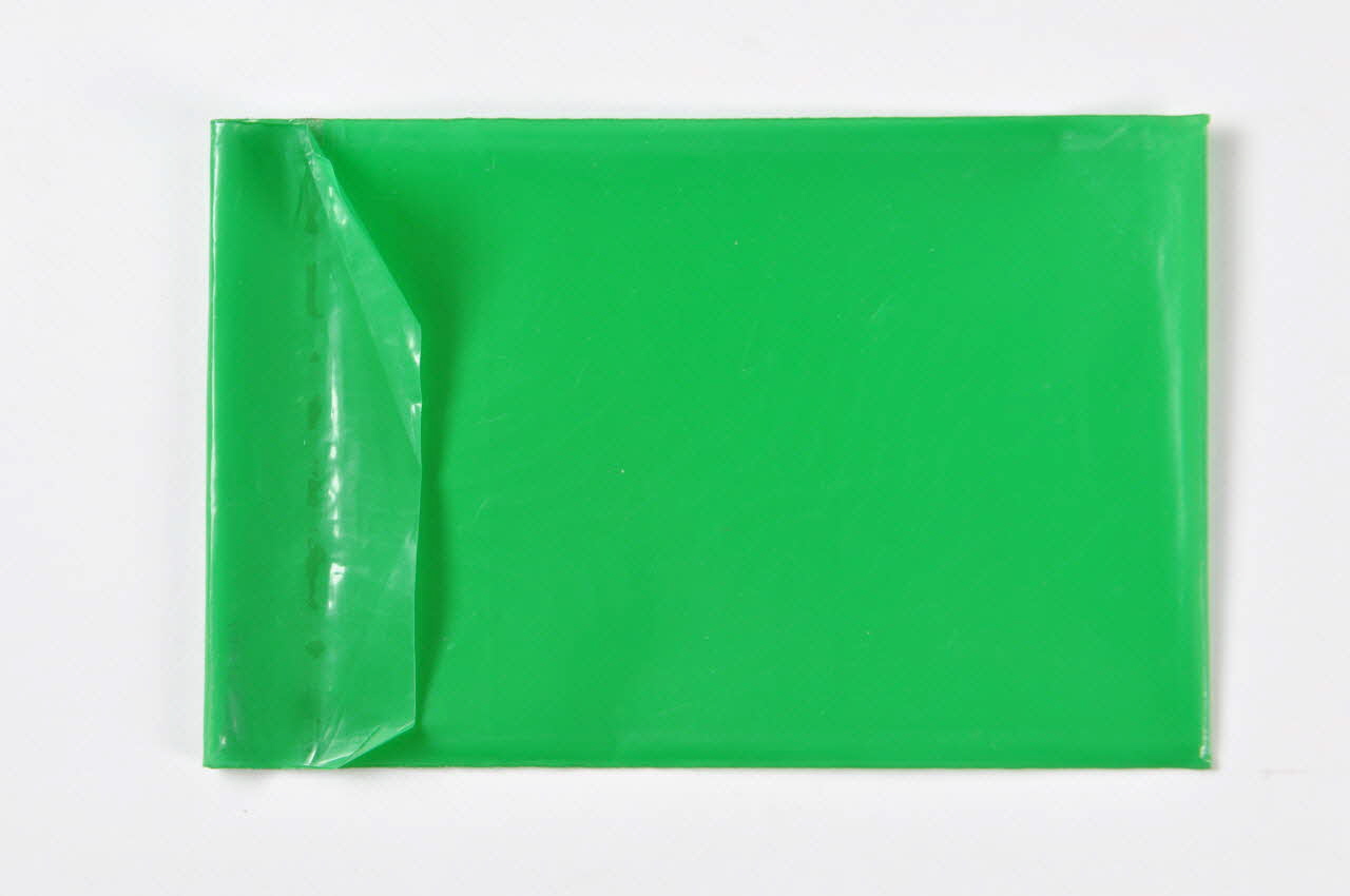 Terrence Higgins Trust Gb sachet "Family survival pack for people affected by HIV"  Carte de couverture (Paquet de survie familial pour les personnes affectées par le VIH) Grande Bretagne 2002/5 2003.41.40.1 Photo Mucem