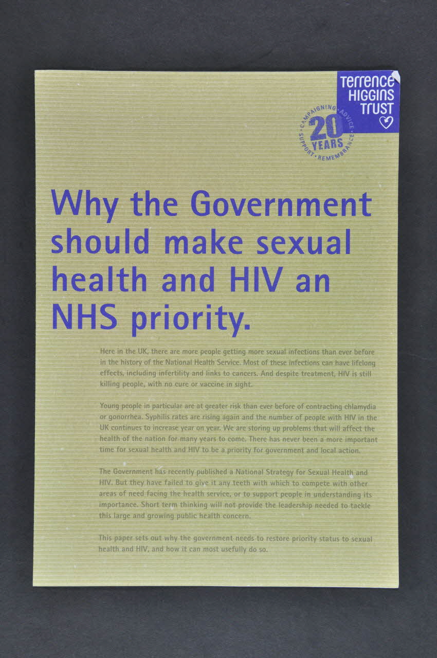 Terrence Higgins Trust Gb Dépliant "Why the Government should make sexual health and HIV an NHS priority" Grande Bretagne 2002 2003.41.8 Photo Mucem