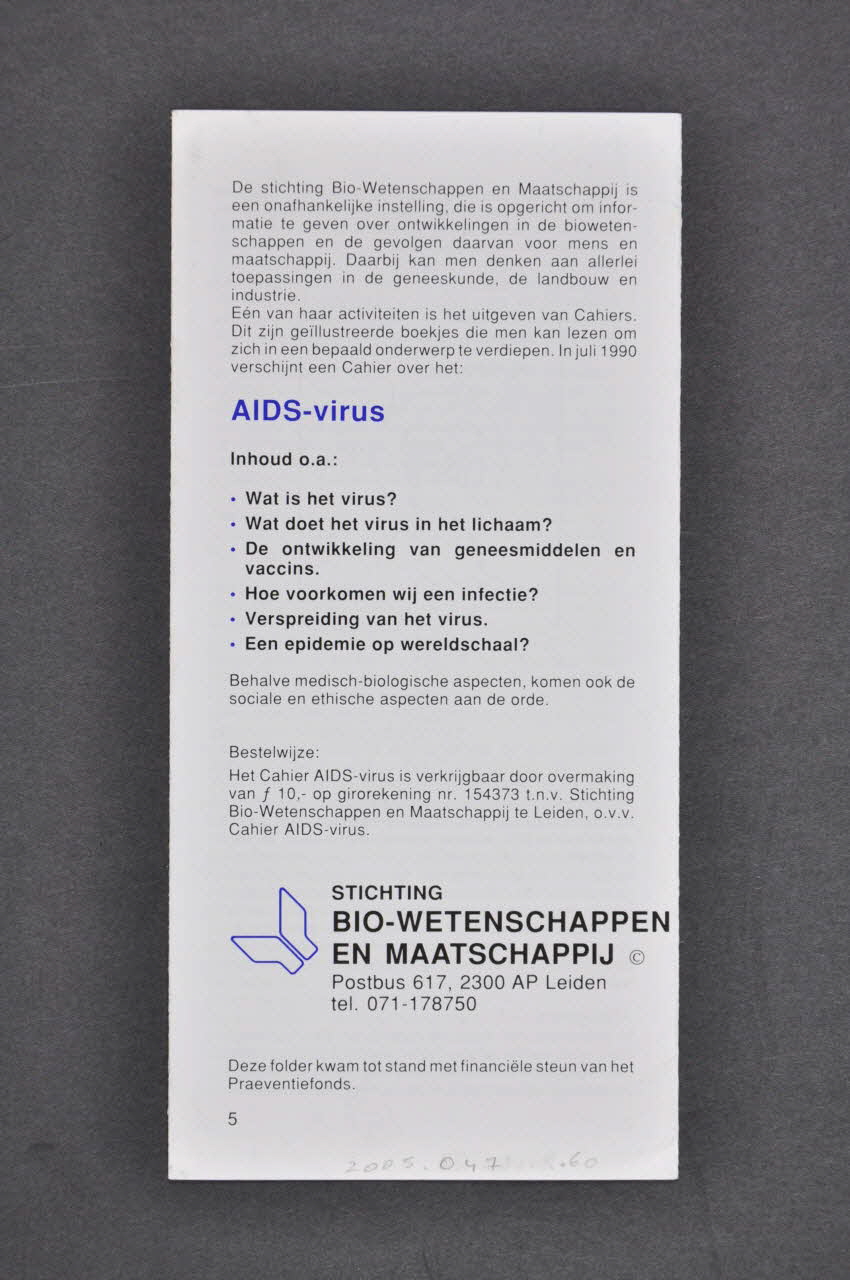 Stichting Bio-Wetenschappen En Maatschappij Dépliant "AIDS-Virus" (Le virus du sida) Pays-Bas 1990 2005.47.60  Photo Mucem