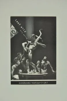 carte " "Leef wild. Vrij veilig" (Vie sauvage. safe sex) (crocodile) 2005.47.97 Photo Mucem