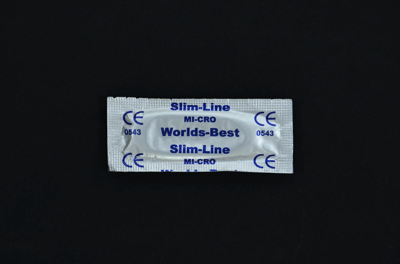 Condomerie Amsterdam préservatif "Worlds-Best / Slim Line" Pays-Bas 2005 2005.49.4  Photo Mucem