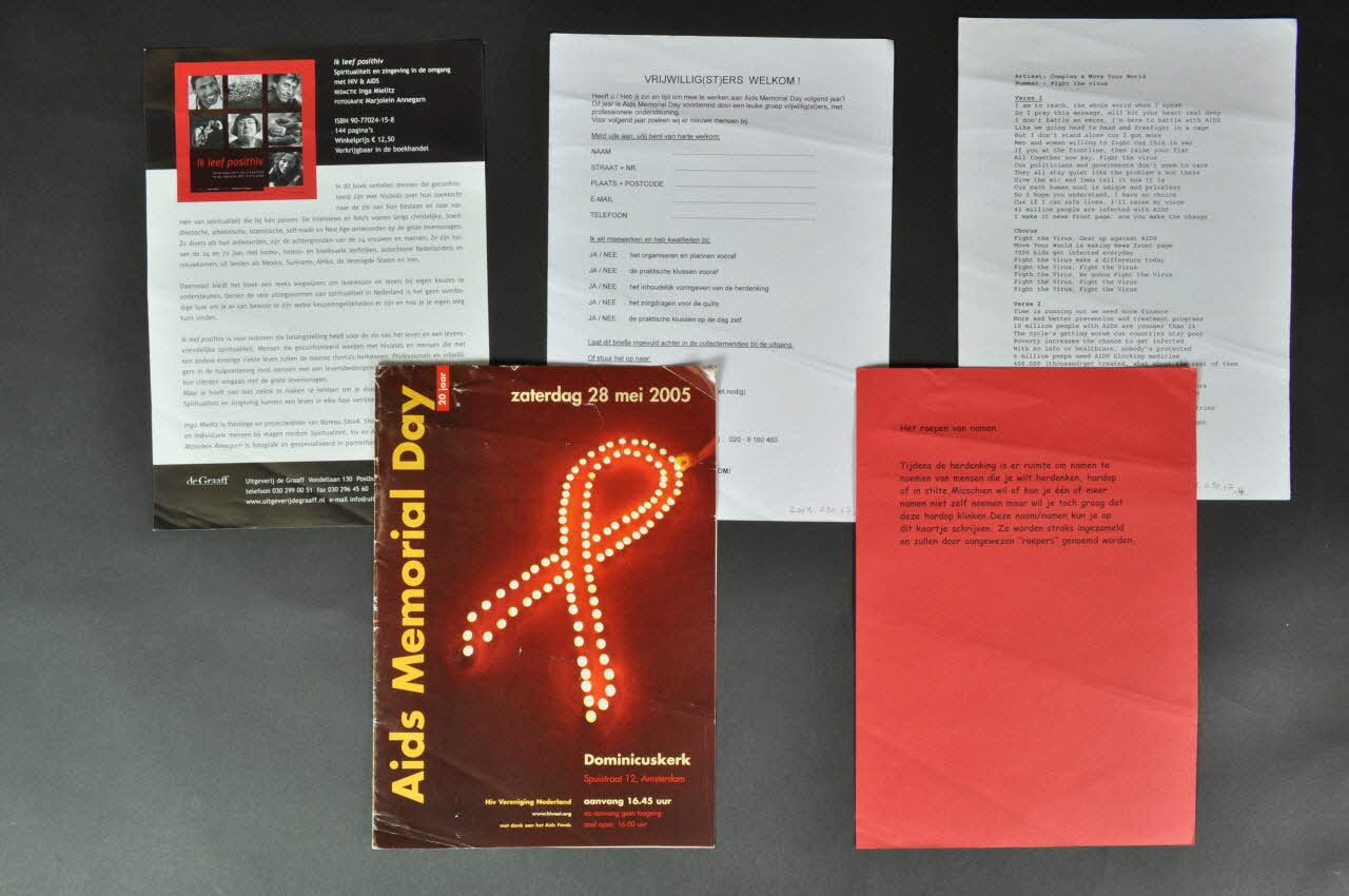 Hiv Vereniging Dépliant "AIDS memorial day" (Journée mémoriale du sida) Pays-Bas 2005 2005.50.47.1-5 Photo Mucem