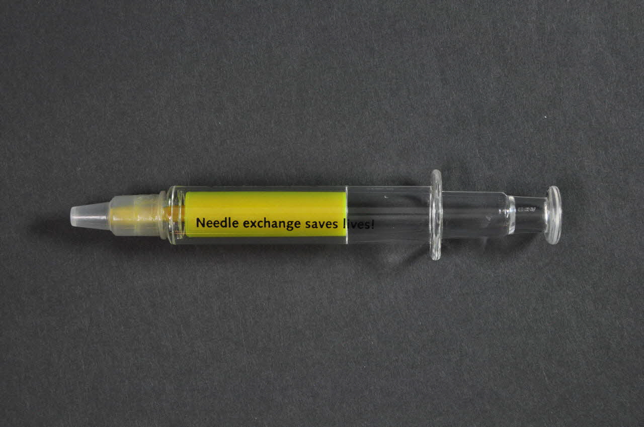 Stichting Mainline marqueur "Needle Exchange save lives" (L'échange de seringues sauve la vie) Pays-Bas 2004 2005.54.2.1-2 Photo Mucem