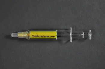 Stichting Mainline marqueur "Needle Exchange save lives" (L'échange de seringues sauve la vie) Pays-Bas 2004 2005.54.2.1-2 Photo Mucem