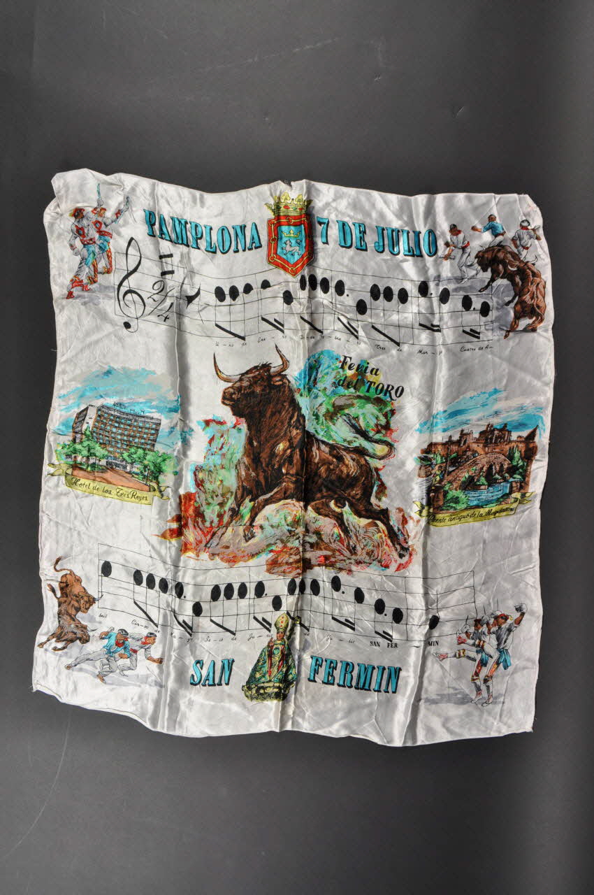 foulard Midi-Pyrénées, France 1960-1969 2004.315.6 Photo Mucem