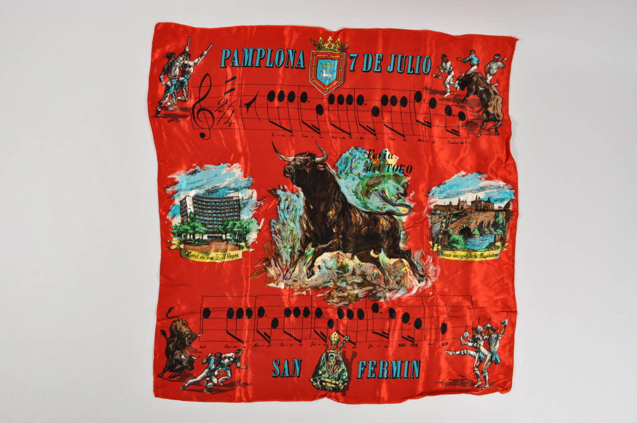 foulard Midi-Pyrénées, France 1960-1969 2004.315.7 Photo Mucem