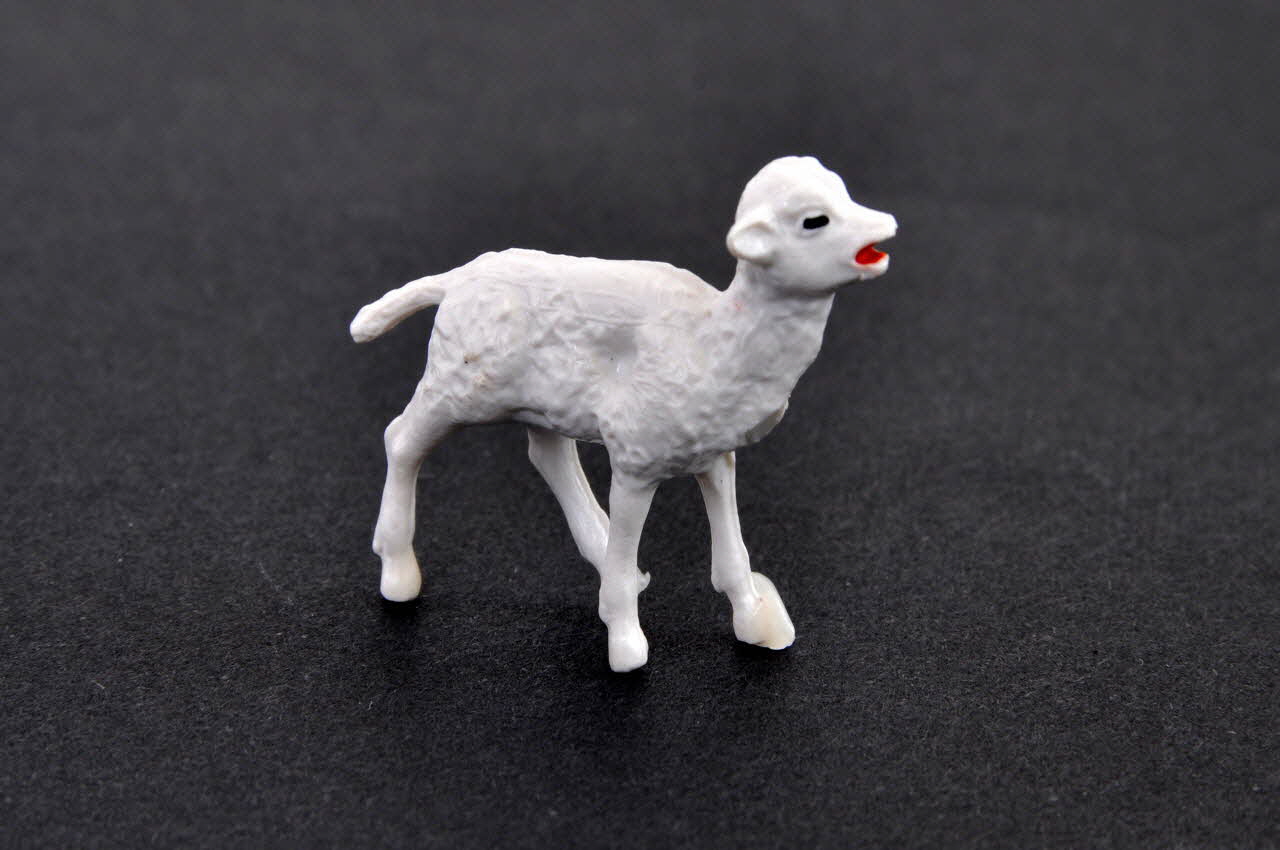 Paul Chériau figurine Habitation collective de type "tighermt" France 1991 2003.8.115.2.12 Photo Mucem