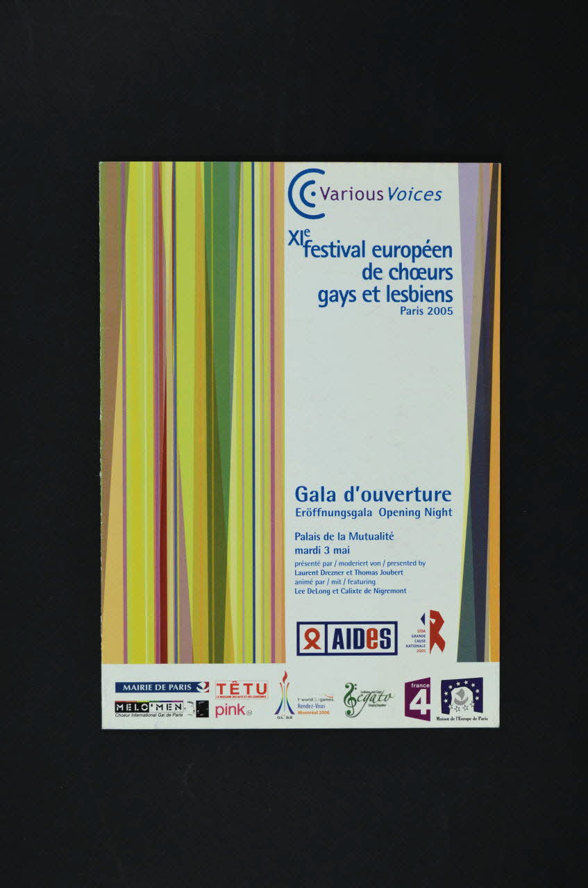 Various Voices / AIDES BROCHURE XI° festival européen de choeurs gays et lesbiens. Paris,  2005.  Programme du gala d'ouverture France 2005/5 2005.58.4 Photo Mucem