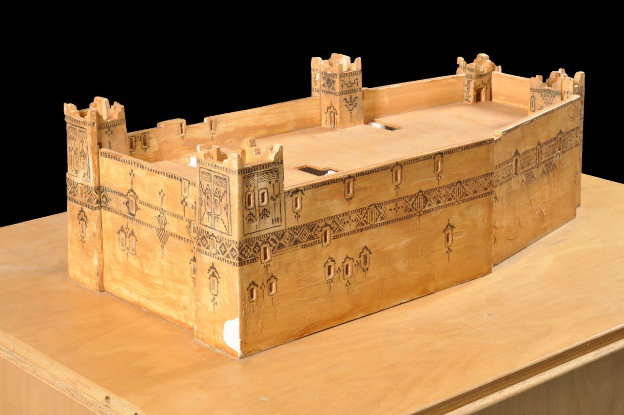 Paul Chériau ; Nejib El Aroussi maquette d'habitat Habitation collective de type "tighermt" France 1991 2003.8.115.2.1-18 Photo Mucem