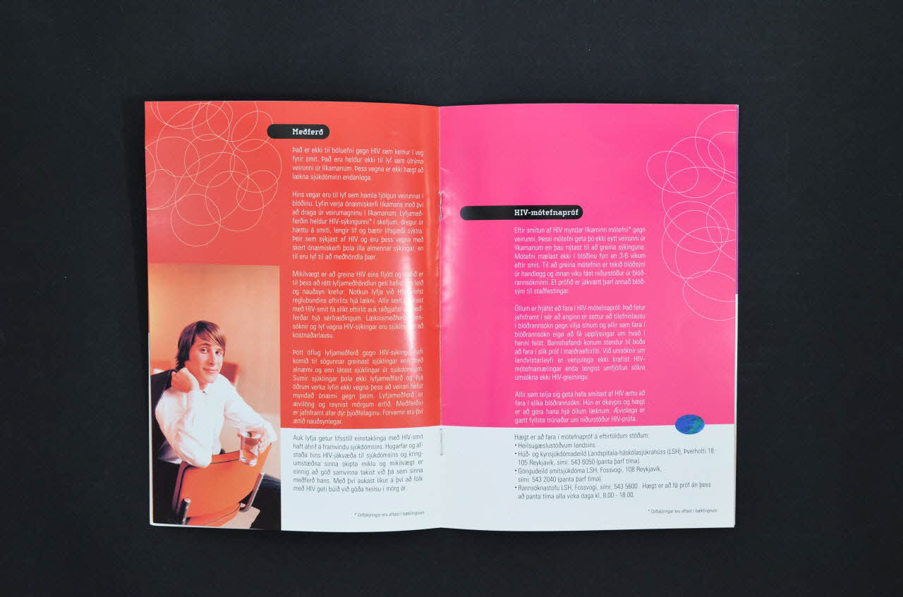 Directorate Of Health BROCHURE "Facts about HIV and AIDS" (en islandais) Islande 2003 2005.59.8 Photo Mucem