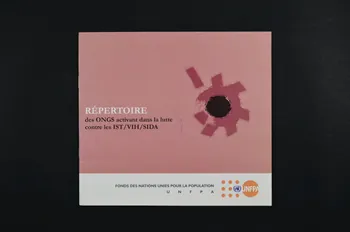 UNFPA BROCHURE "Répertoire des ONGs activant dans la lutte contre les IST/VIH/SIDA" Algérie 2004 2005.61.14 Photo Mucem