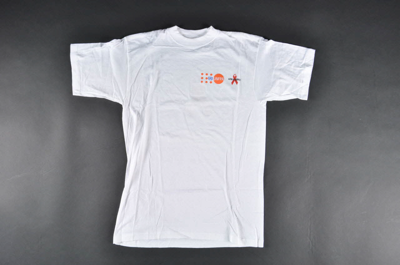 tee-shirt "Pour une vie sans sida" 2005.61.31 Photo Mucem