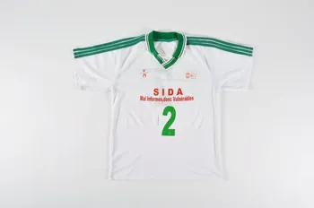maillot de sport "Sida. mal informés, donc vulnérables" 2005.61.34.1  Photo Mucem