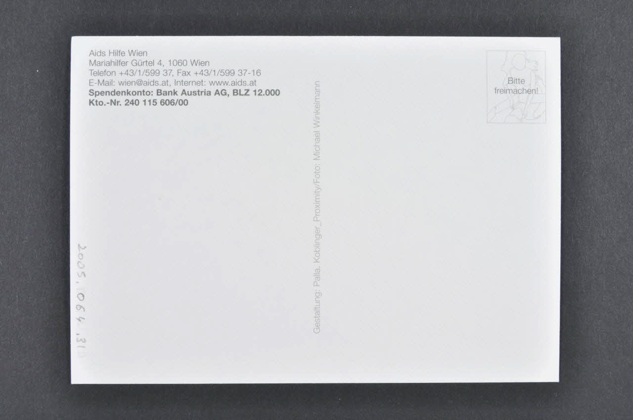 Aids-Hilfe Autriche carte postale "Nur vollgummis machen es ohne" (Seuls les caoutchoucs pleins le font sans) Autriche 2005 2005.64.31 Photo Mucem