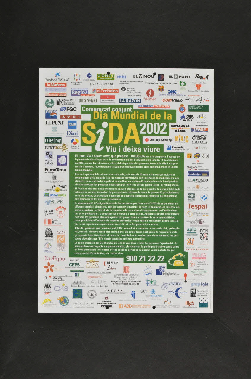 Comité 1er Décembre affiche "Comunicat conjunt Dia Mundial de la SIDA 2002" (Communiqué commun de la journée mondiale du sida 2002. Vivre et laisser vivre) Espagne 2002 2003.93.44 Photo Mucem