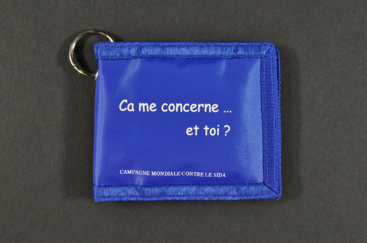 Porte préservatif "Ca me concerne ... et toi ?" 2005.8.11.1-4 Photo Mucem